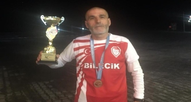 Başkan Şahin, Trabzon’dan madalya ile dönen Yıldırım’ı tebrik etti