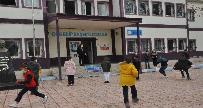 Şırnak’ta yeni kontrollü normalleşme başladı esnaf iş yerini açtı, öğrenciler okula koştu