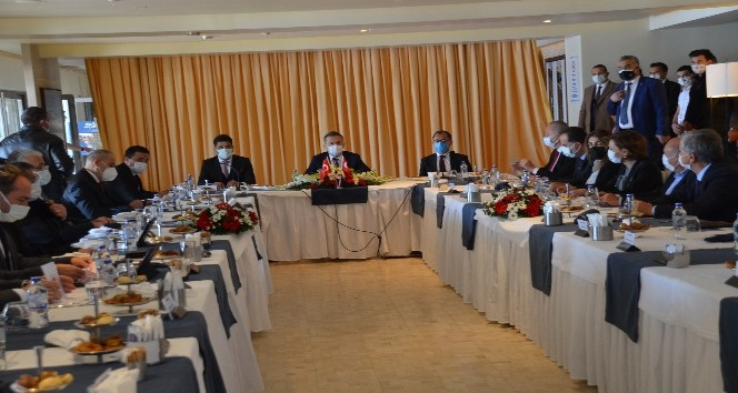 Aydın Valisi Aksoy, Didim’de turizm değerlendirme toplantısına katıldı