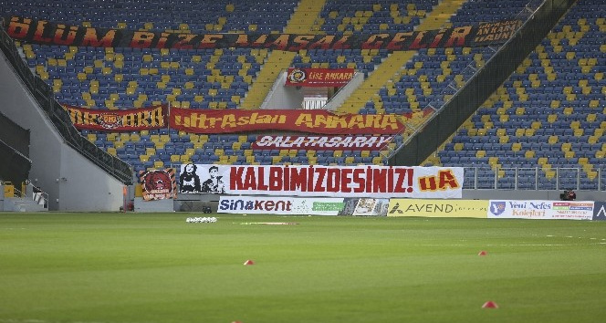 Galatasaray taraftarı vefat eden MKE Ankaragücü taraftarları Eren ve Mert’i unutmadı