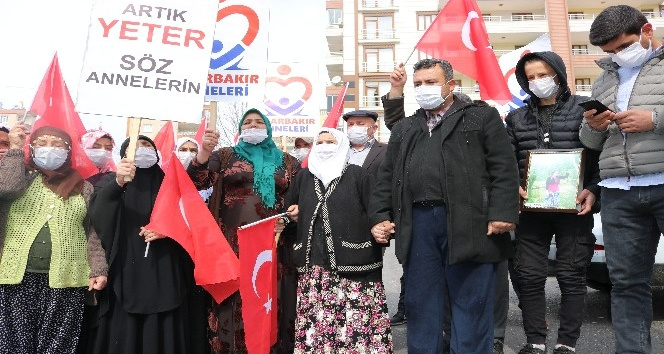 HDP önündeki ailelerin çığlığı Türkiye’yi sarmaya devam ediyor