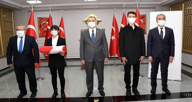 Şanlı Türk Bayrağı Şanlıurfa’dan teslim alınarak Gaziantep’e uğurlandı