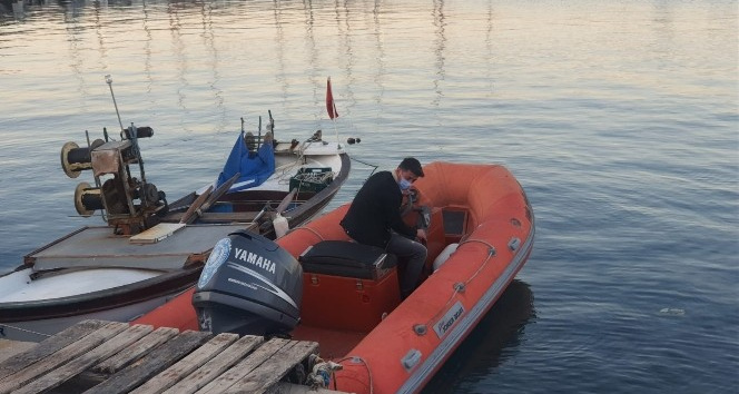 İzmir’de tekneden denize düşen 1 kişi aranıyor