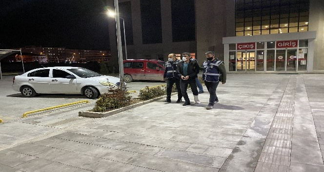 Eski eşini bıçakla öldüren koca tutuklandı