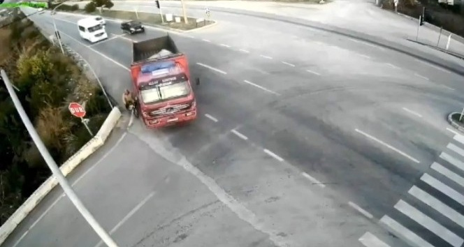 Osmaniye’de sürücülerin dikkatsizliği beraberinde kazaları getirdi