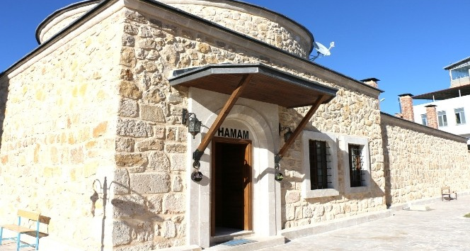 Tarihi çarşı hamamı hizmete açıldı