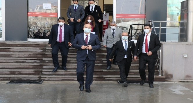 ‘O’ ilin valisinden dikkat çekici sosyal izolasyon vurgusu