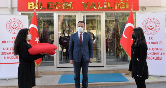 18 Mart&#039;ta Çanakkale&#039;de göndere çekilecek Türk bayrağı Bilecik&#039;e ulaştı
