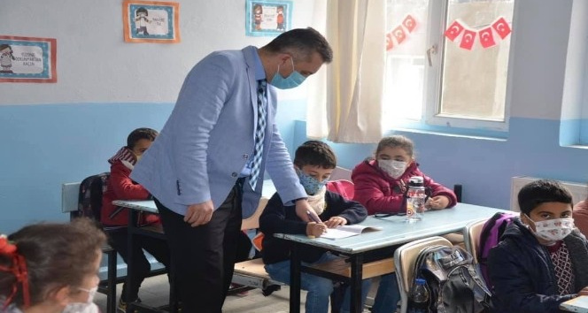 Şehit polis memuru Şahin Altmış adına kütüphane açıldı