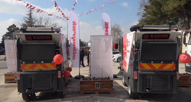 Kademe A.Ş. Pınarhisar Belediyesi için ürettiği yerli ve milli yol süpürme araçlarını teslim etti