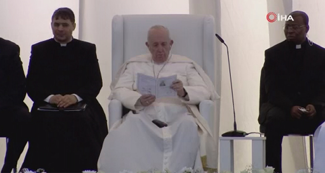 Papa, Irak ziyaretinde Kuran-ı Kerim dinledi