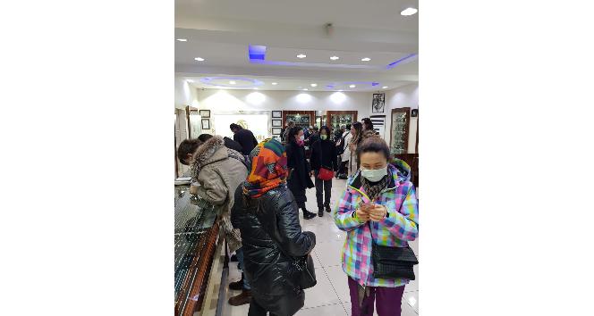 Kısıtlamaların sona ermesiyle birlikte vatandaşlar gümüşçülere akın etti