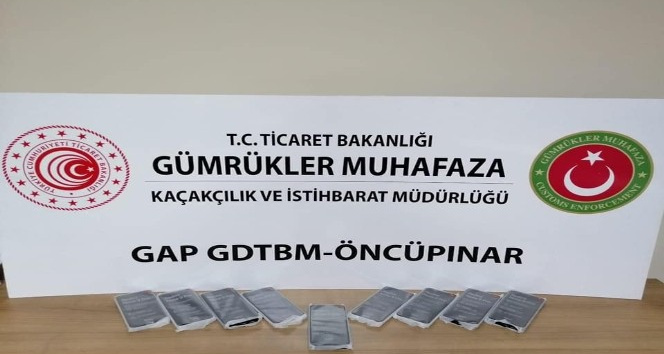 Öncüpınar Sınır Kapısı’nda 27 kaçak cep telefonu ele geçirildi