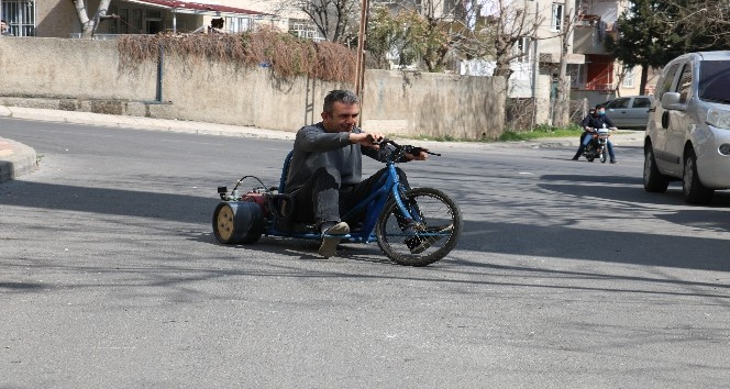 İşsizlikten sıkılan servis şoförü motorlu drift trike yaptı