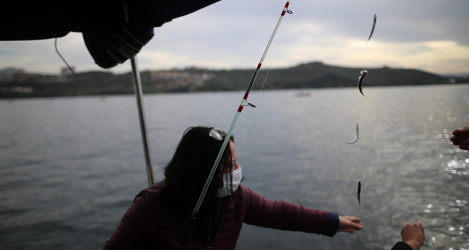 Bursalı kadın girişimci tekne alarak olta balıkçılığı turları düzenliyor