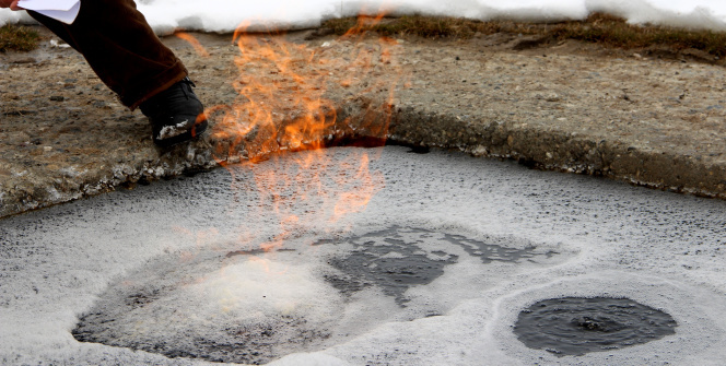 Erzurum’daki yanan su görenleri şaşkına çeviriyor