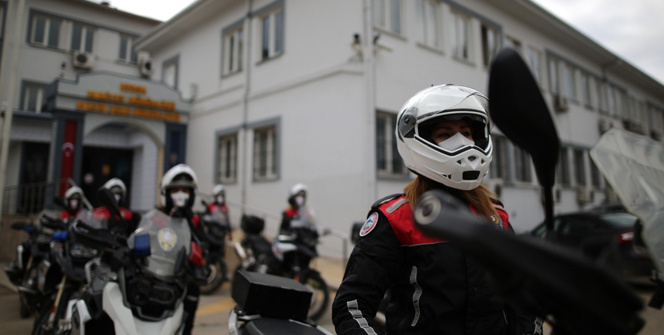 Bursa’da 500 kadın polis her alanda güvenliği sağlıyor