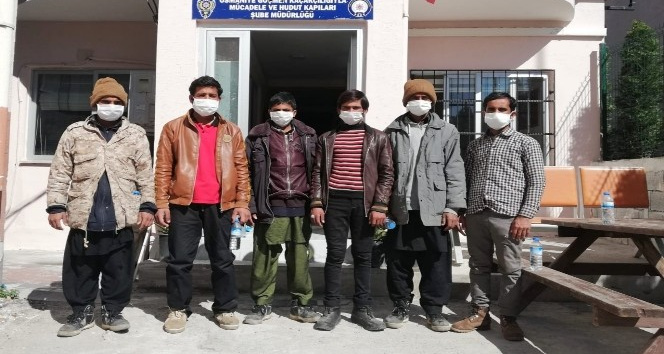 Osmaniye’de Pakistan uyruklu 6 düzensiz göçmen yakalandı