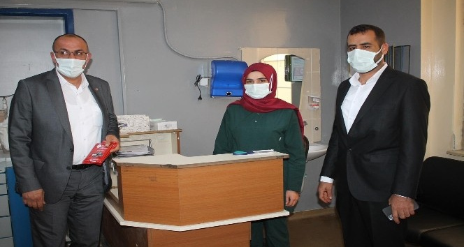 Polis ekipleri kadınlar gününü kutladı