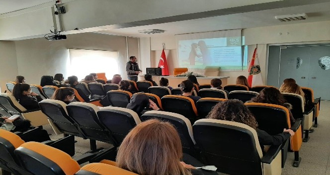 “En İyi Narkotik Polisi:Anne” semineri verildi