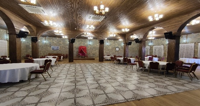 Yüreğir’de kına konakları açıldı