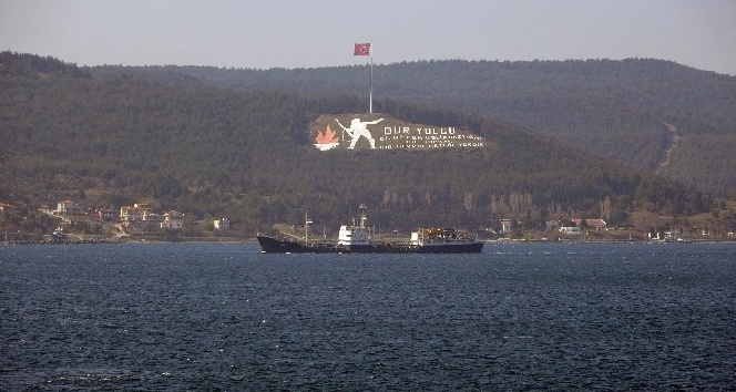 Rus askeri ikmal gemisi ‘IMAN’ Çanakkale Boğazı’ndan geçti