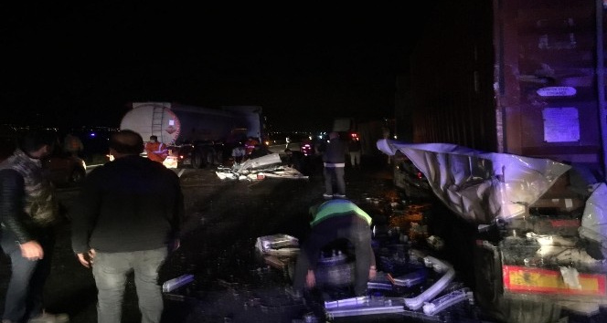 Osmaniye’de zincirleme trafik kazası 1 ölü, 4 yaralı