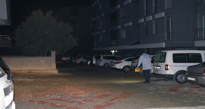 Burdur’da site bahçesinde bıçaklı kavga: 2 yaralı
