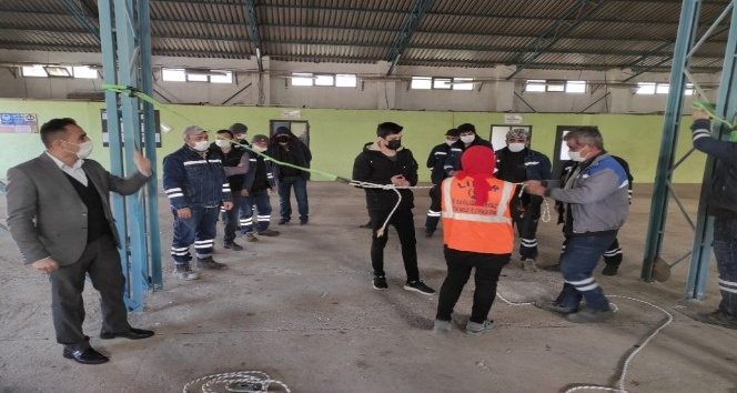 Belediye personeline yüksekte çalışma eğitimi