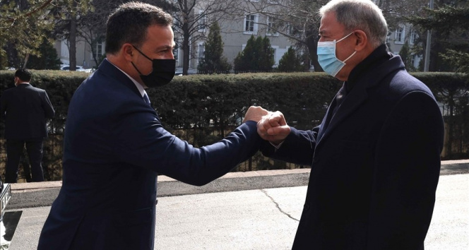 Bakan Akar, Arnavutluk Savunma Bakanı Peleshi ile bir araya geldi