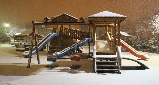 Nevşehir’de Mart karı yağdı