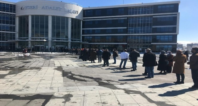 Kayseri Adliyesi’nde HES kodu yoğunluğu