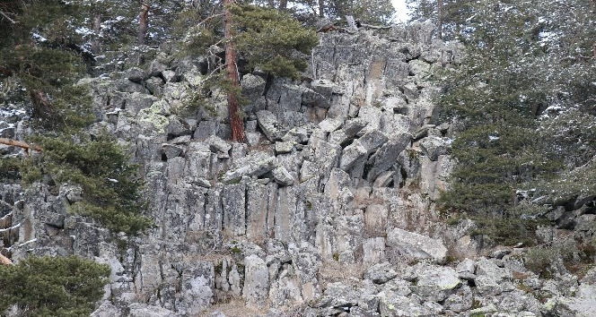 Bolu’da, milyonlarca yıl öncesine ait lav gölü kalıntıları bulundu