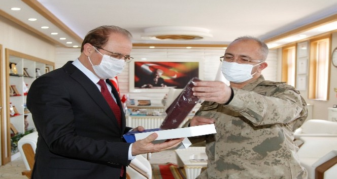 Giresun Bölge Jandarma Komutanı Tuğgeneral Erhan Demir’den Rektör Coşkun’a ziyaret