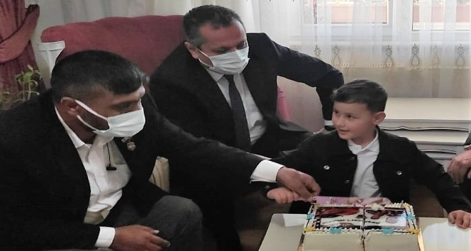 Şehidin oğluna doğum günü sürprizi