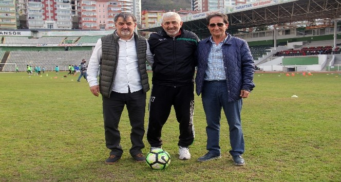 Giresunsporlu eski futbolcular Atatürk Stadyumu’ndaki anılarını tazelediler