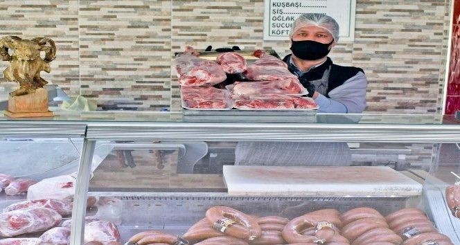 Gökçeadalı kasaplar sağlık kahramanları için çalışacak