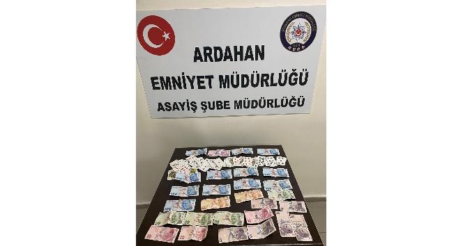 Kumar oynarken baskına uğradılar