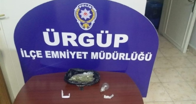 Alkollü araç sürücüsünden uyuşturucu ele geçirildi