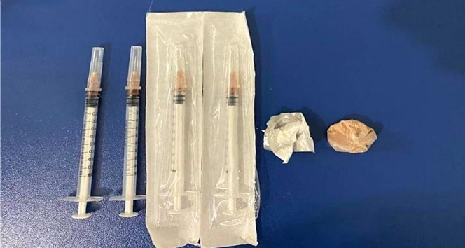 Ticari takside uyuşturucu madde ile yakalandılar