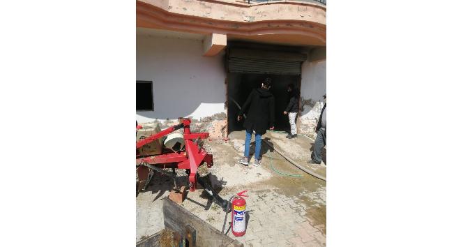 Bucak’ta ahırda çıkan yangın korkuttu