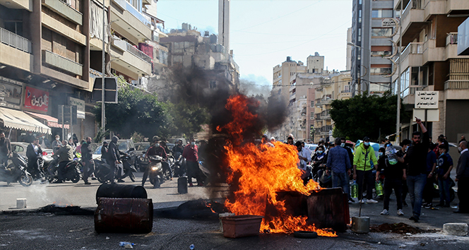 Lübnan&#039;da ekonomik kriz protestoları sürüyor