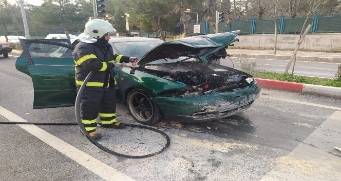 Siirt’te dehşet anları: Kazaya karışan araçlardan biri alev aldı