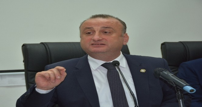 Başkan Ayhan: “Belediyeyi itibarsızlaştırmak için çalışma arkadaşlarım hedef alındı&quot;