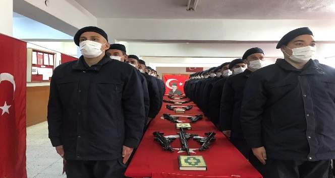 Acemi askerlere yemin töreni düzenlendi