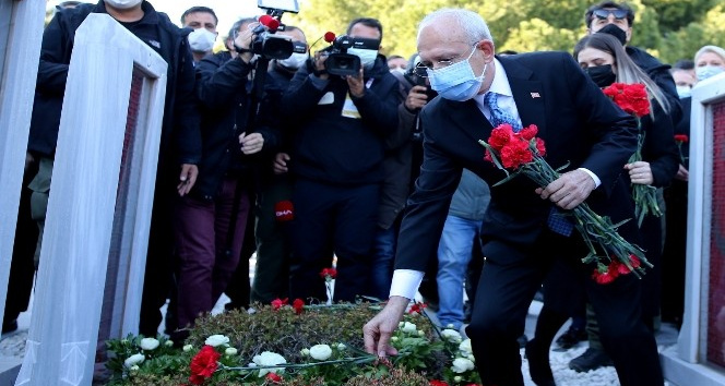 CHP Genel Başkanı Kılıçdaroğlu’ndan, Çanakkale Zaferi etkinlikleri kapsamında Şehitlik Abidesine ziyaret