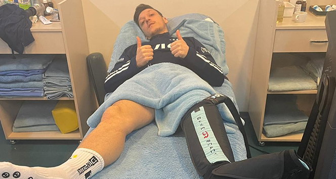 Mesut Özil: Rehabilitasyon süreci çok iyi geçiyor