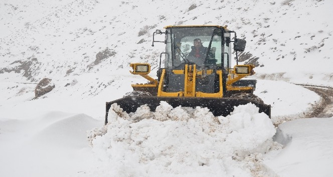 Şırnak’ta mart ayında 1 metre karla mücadele