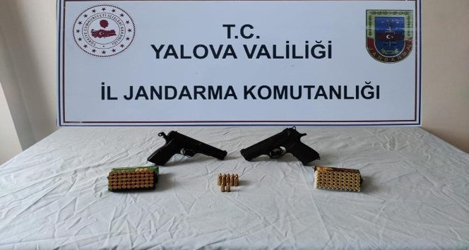 Jandarma’dan silah kaçakçılarına operasyon
