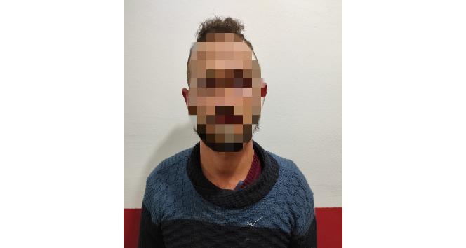 Sınırı geçmeye çalışan terörist jandarmaya yakalandı